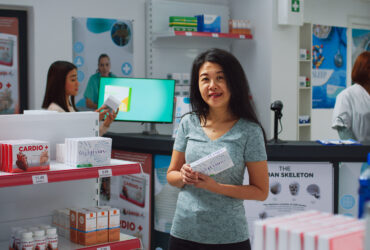 Brytyjscy klienci wola placic gotowka. Poczta obsluguje rekordowa ilosc przekazow