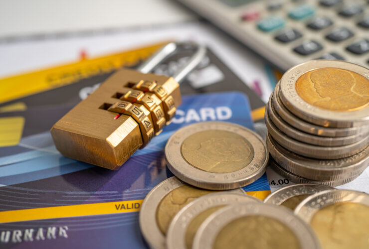 Laczne dlugi firm w Polsce w ciagu roku zwiekszyly sie o 32 mld zl