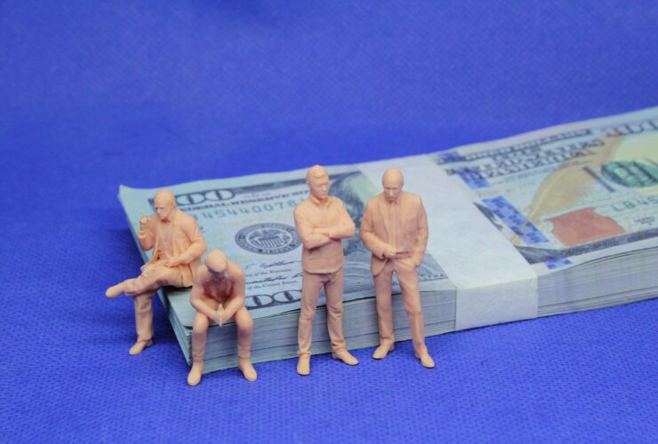 Mezczyzni w Polsce zadluzaja sie chetniej niz kobiety ale mniej chetnie splacaja dlugi wynika z badan