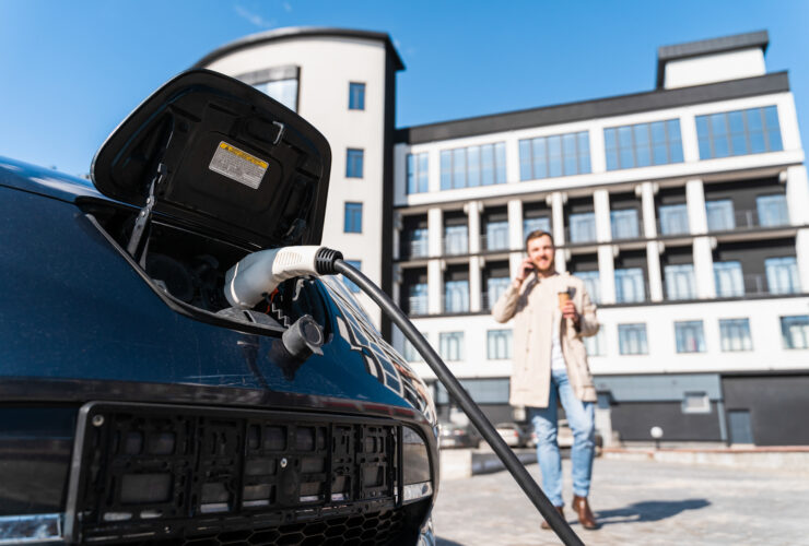 Wladze czeskiej Pragi zapowiadaja rychle uruchomienie ponad tysiaca stacji ladowania samochodow elektrycznych