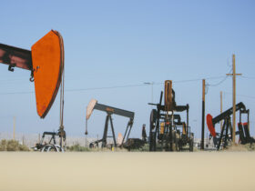 Atak na iranskie aktywa naftowe moze ozywic inflacje nie tylko regionalna