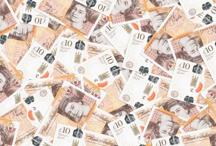 Inflacja w Wielkiej Brytanii spada ponizej celu banku centralnego