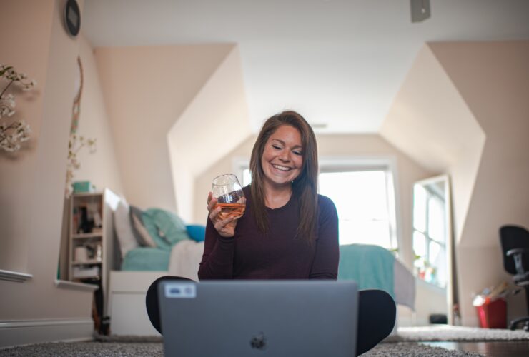 Meta musi stawic czola pozwom stanowym w USA. Chodzi o uzaleznienia