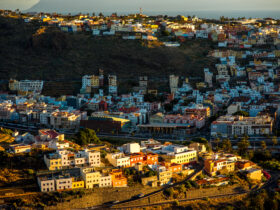 Protesty na Wyspach Kanaryjskich przeciwko masowej turystyce