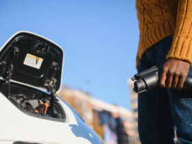 Honda planuje podwoic zasieg jazdy EV dzieki bateriom ze stalym elektrolitem