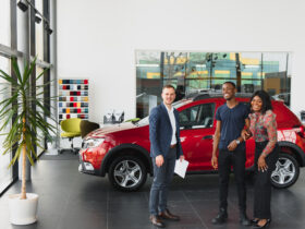 Nissan obniza prognozy zapowiada restrukturyzacje z redukcja 9000 miejsc pracy