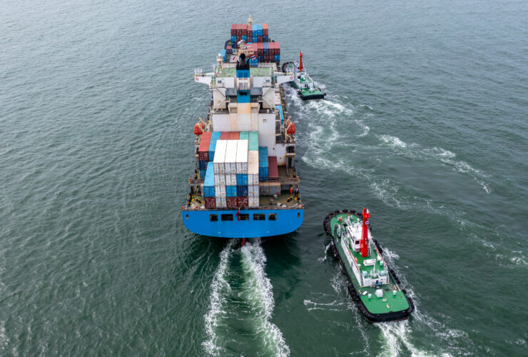 Wlasciciele kontenerowcow zabezpieczaja sie przed przejsciem na zielona gospodarke zamawiajac silniki hybrydowe