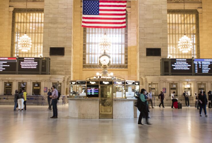 Barclays osiaga ugode w wysokosci 195 mln dolarow w zwiazku z bledem sprzedazy dlugu o wartosci 177 mld dolarow