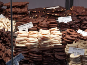 Czekoladowa inflacja. Ceny czekolady swiatecznej szybuja w gore podczas gdy rolnicy uprawiajacy kakao maja problemy