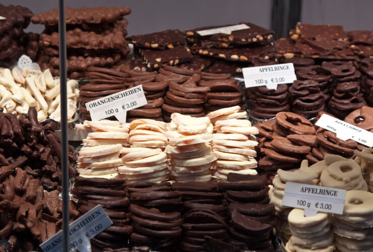 Czekoladowa inflacja. Ceny czekolady swiatecznej szybuja w gore podczas gdy rolnicy uprawiajacy kakao maja problemy