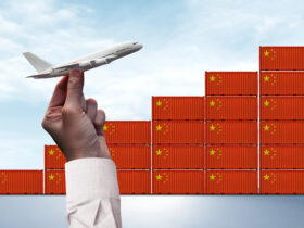 Eksport Chin gwaltownie zwalnia import kurczy sie w zwiazku z deklaracja nowych cel w USA