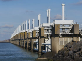 Konkurencyjni dostawcy i wyczerpujace sie zloza daly Japonii mozliwosc skonczenia handlu energia z Rosja
