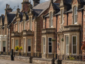 Kryzys mieszkaniowy na Wyspach Brytyjskich. Czynsze wzrosly srednio o 270 funtow miesiecznie od czasu pandemii