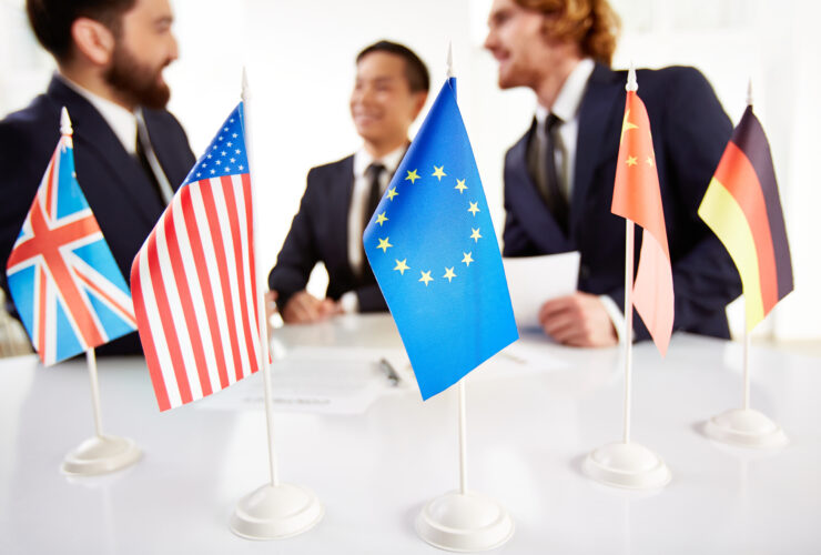 Liczba brytyjskich firm z branzy handlowej zagrozonych likwidacja wzrosla na koniec roku o 25 proc