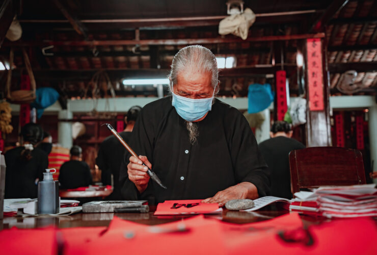 Male japonskie firmy z niskimi placami zmagaja sie z niedoborami sily roboczej