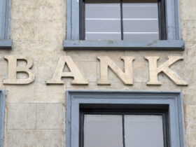 Werdykt w sprawie szwajcarskiego postepowania przeciwko Credit Suisse bedzie wyznaczac przyszlosc dla UBS