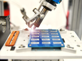 ASML lekcewazy obawy zwiazane z DeepSeek. Informuje o duzym naplywie zamowien w IV kw