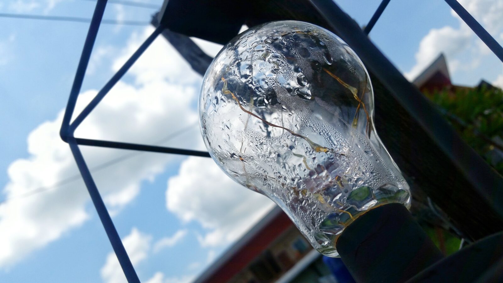 Dostawca Tesli Panasonic Energy zapewnia ze ograniczenie dostaw do Chin „celem nr 1 dla USA