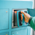 InPost do 2029 r. zainwestuje w Wielkiej Brytanii prawie 600 mln funtow. To polski rekord w Albionie