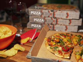 Mniejszy ruch w pizzeriach zyskaly inne rodzaje fastfoodow mowia raporty