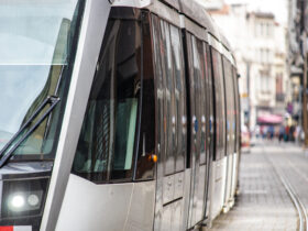 Region. Nowe tramwaje Skody o duzej pojemnosci wkrotce pojawia sie na ulicach Pragi