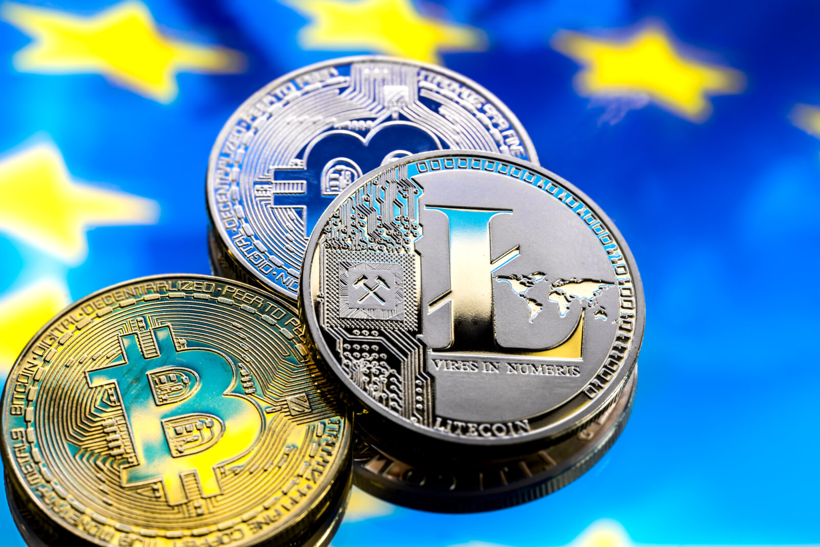 Region. Szef czeskiego banku centralnego zapowiada inwestycje w bitcoiny. Wyda na to miliardy euro