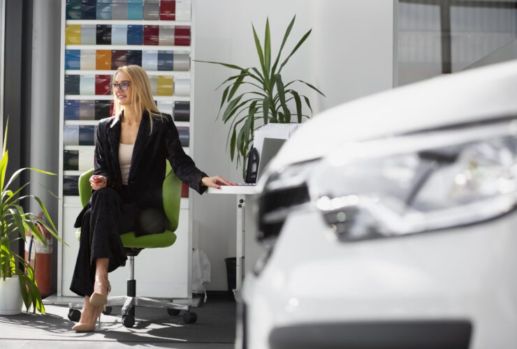 Sprzedaz Tesli w Chinach wzrasta do rekordowego poziomu w 2024 r. choc globalna sprzedaz firmy spadla