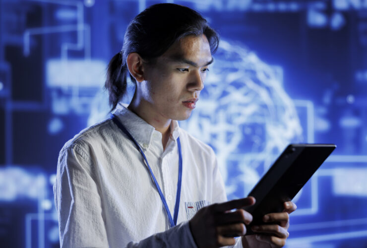 Stany Zjednoczone dodaja Tencent CATL do listy firm rzekomo wspierajacych chinska armie