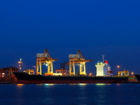 Stawki za przewoz ropy gwaltownie wzrosly po tym jak sankcje USA zaostrzyly stawki dla globalnych flot