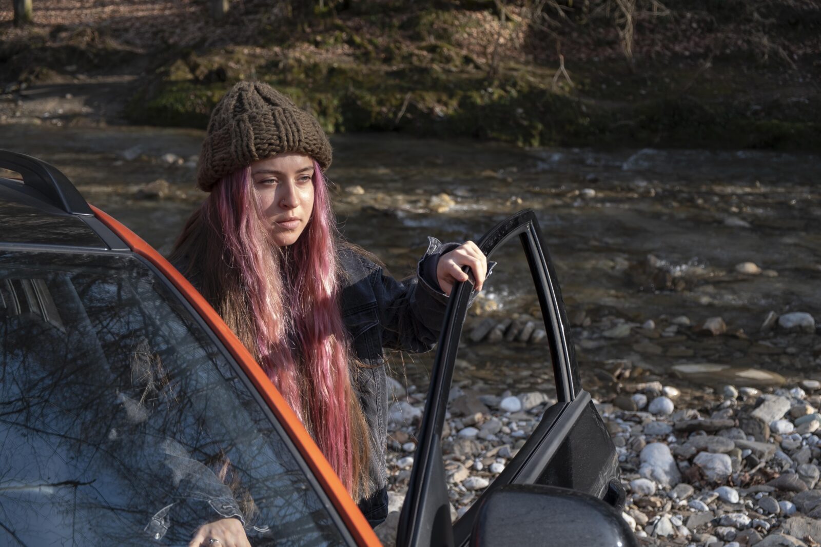 Tesla wycofuje ponad 239 tys. swoich samochodow elektrycznych. Powod. Awaria kamer cofania