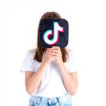 Walka TikToka z wylaczeniem w USA zyskuje poparcie kluczowych amerykanskich prawodawcow