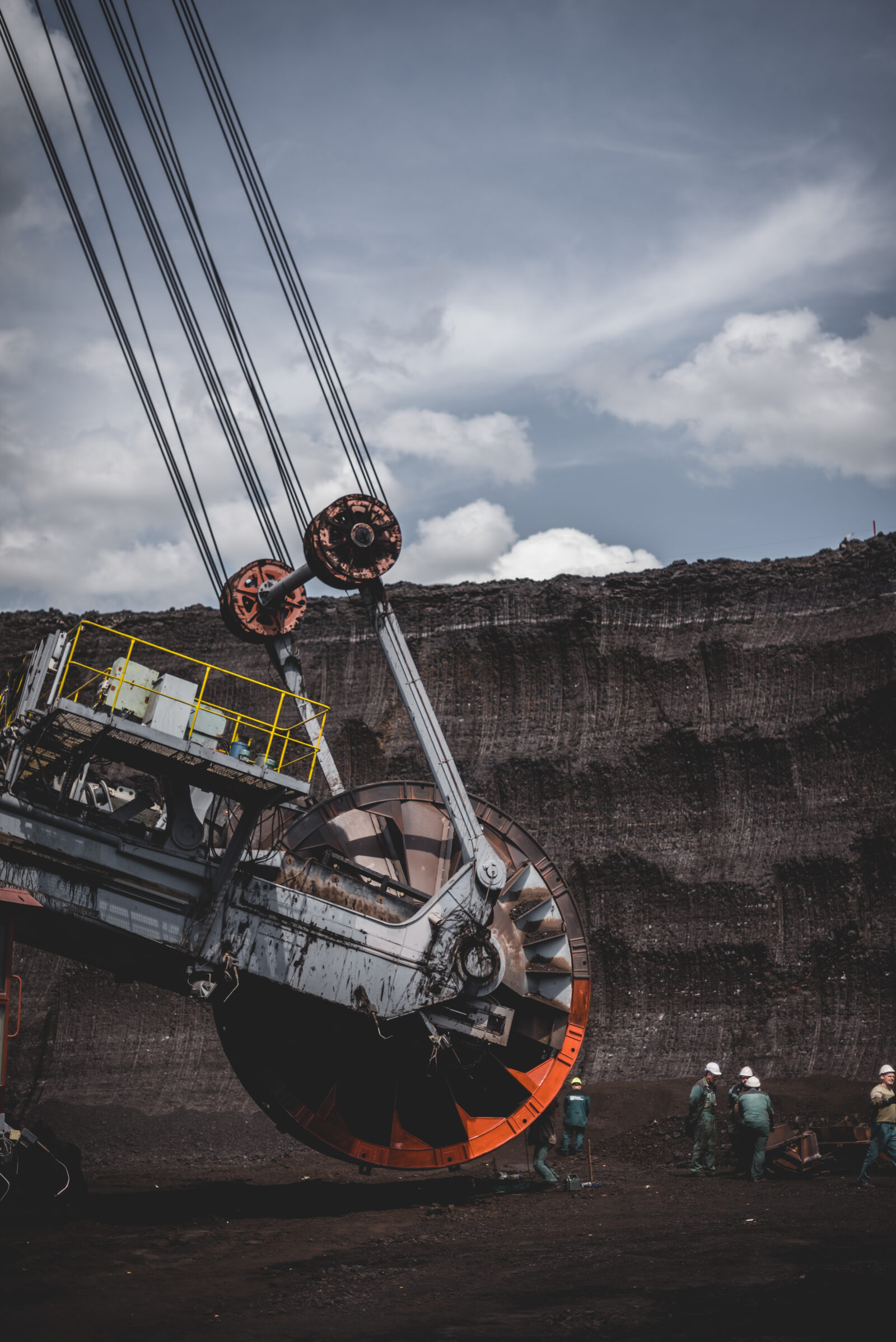 Chinskie firmy kontroluja okolo 75 proc. indonezyjskich mocy produkcyjnych niklu mowia raporty