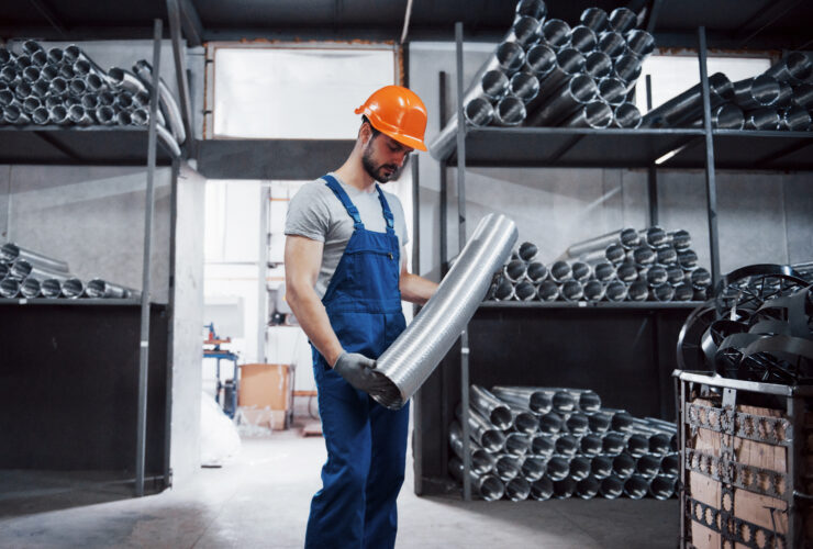 Ruda zelaza przerywa czterodniowy wzrost z powodu wyzszych cel na chinska stal