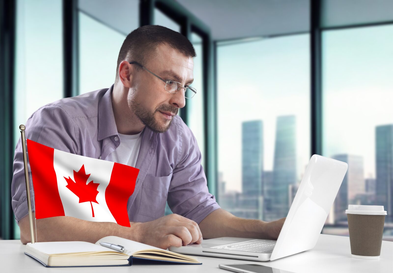 Rzad Kanady konsultuje decyzje w sprawie przyszlych cel wymierzonych w USA. Zwiazkowcy i biznes potepiaja decyzje Ameryki 1