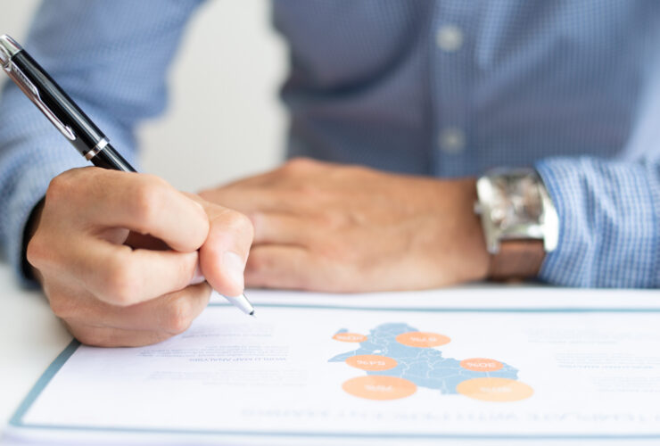 StanChart ustala 15 mld dolarow wykupu akcji poniewaz biznes majatkowy zwieksza zyski