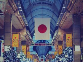 Bank of Japan nie zmienia stop procentowych i ostrzega przed ryzykiem taryfowym Trumpa