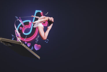 Donald Trump zapowiada ze umowa sprzedazy TikToka zostanie zawarta przed sobotnim deadlinem