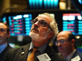 Gieldy amerykanskie traca 4 bln dolarow wartosci w zwiazku z polityka taryfowa Trumpa