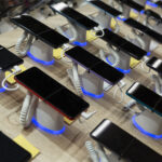 Po latach przetrwania chinski Huawei powraca do szczytu przychodow