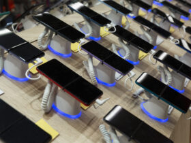 Po latach przetrwania chinski Huawei powraca do szczytu przychodow