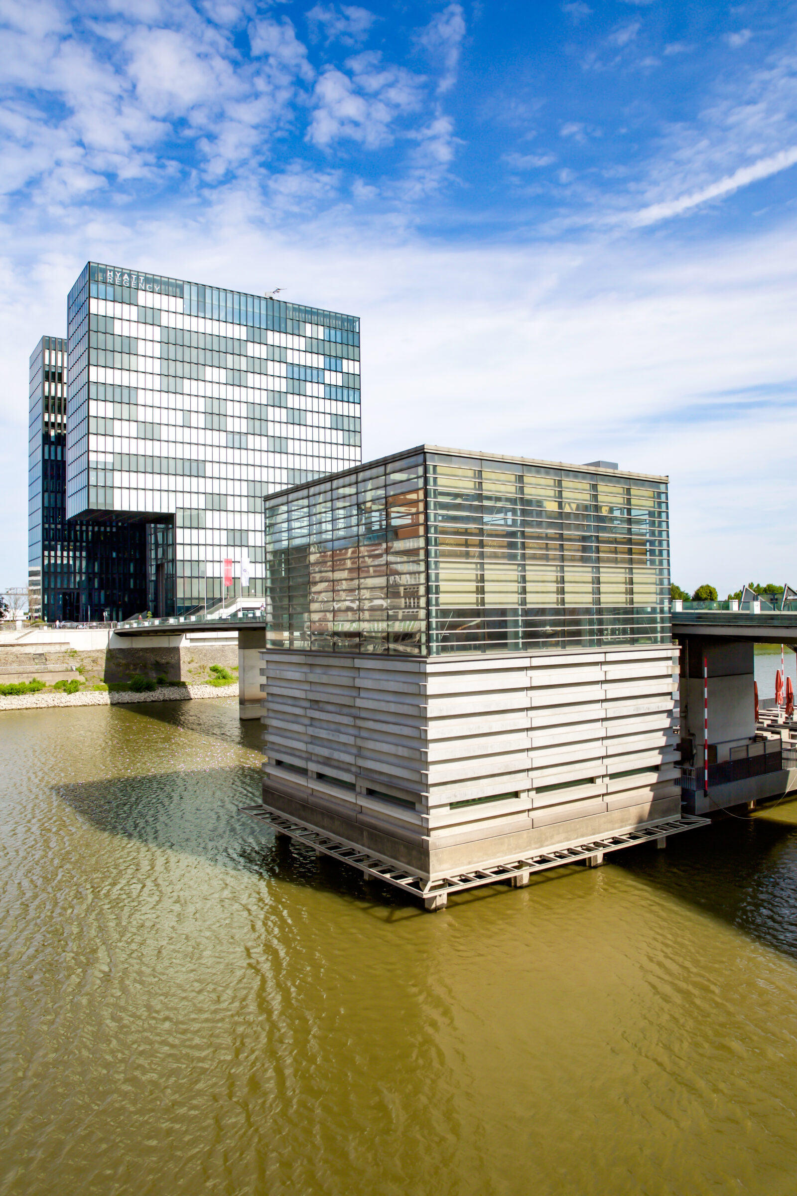 Region. Doskonale wyniki litewskiego giganta Akropolis Group. Siec centrow handlowych planuje ekspansje