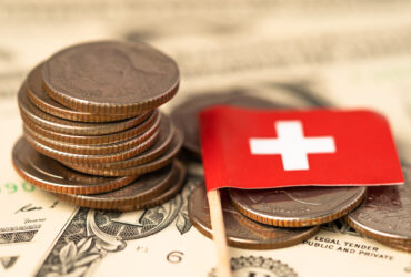 Szwajcarski Bank Narodowy kupil waluty obce o wartosci 12 mld frankow w 2024 r