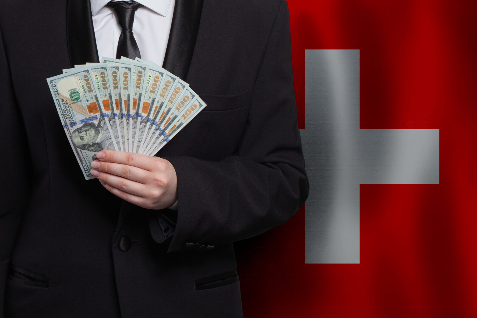 Wyzsza izba parlamentu Szwajcarii popiera wniosek o ograniczenie wynagrodzen bankierow