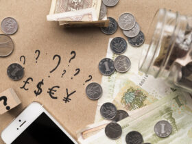 Banki na swiecie notuja dalsze straty w zwiazku z wprowadzeniem przez USA nowych taryf celnych