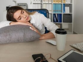 Polacy coraz gorzej spia. Straty z tego powodu siegaja ponad 9 mld zlotych