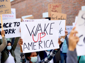 Potepienie polityki USA plynie z calego swiata