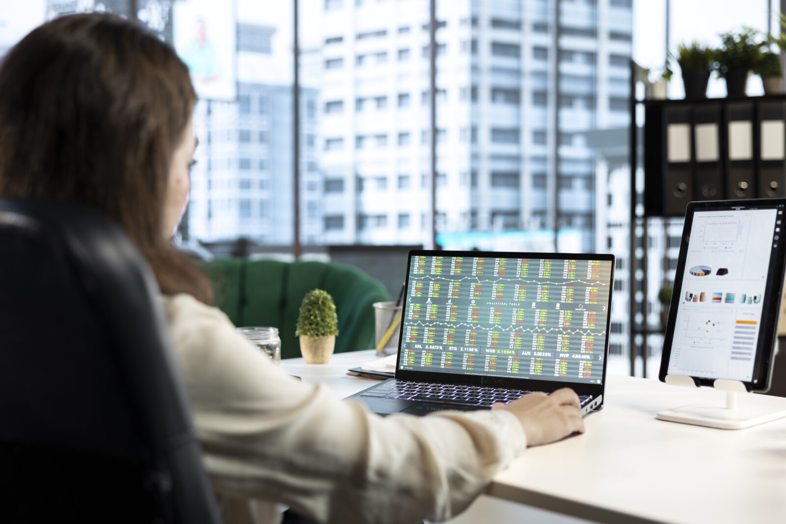 Region. Estonscy inwestorzy akceptuja ryzyko. Reszta Baltow preferuje ostrozne style inwestowania ujawnia raport Freedom24