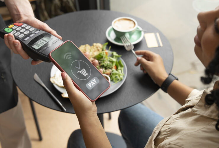 Region. Platnosci bezgotowkowe na Lotwie osiagnely rekordowy udzial informuje badanie „Payment Radar