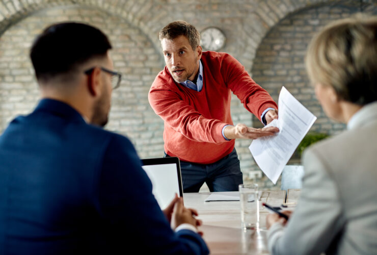 Rynek pracy. 68 proc. pracownikow zadowolonych z pracy ale 44 proc. z nich rozwaza zmiane wynika z najnowszych badan