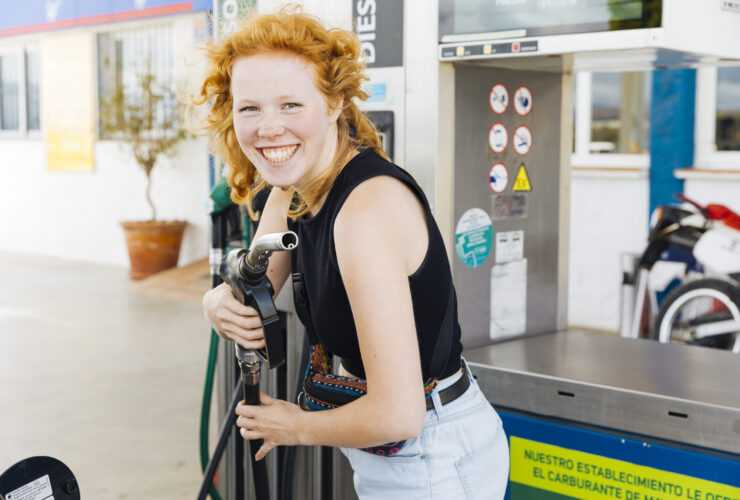 Spadajace ceny brytyjskiej benzyny obnizaja inflacje ktora w marcu wyniosla w Albionie 26 proc